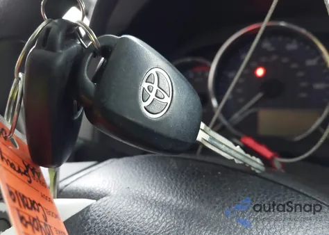 2016 Toyota Corolla Le z USA, uszkodzony, nr VIN 5YFBURHE3GP402838